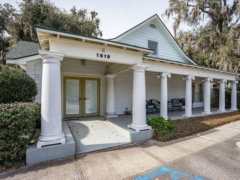 1st image of 1619 Paris Ave