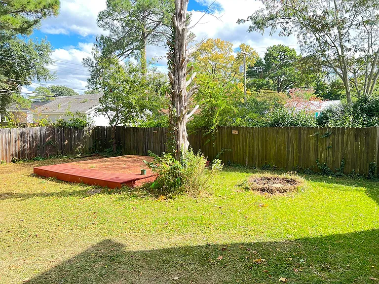 8202 Edwin Dr — Photo 23