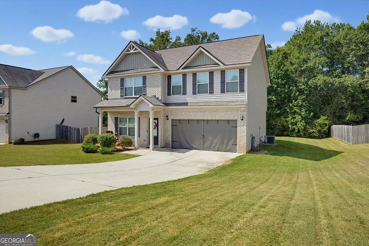 4 bed, 2.5 bath, 2253 sqft, $2,200 — Photo 3