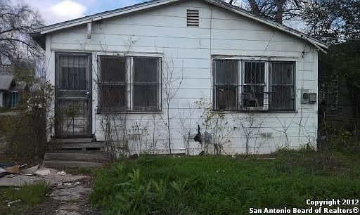 2nd image of 918 Edison Dr