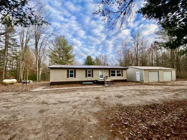 19884 45th Ave, Barryton, MI 49305