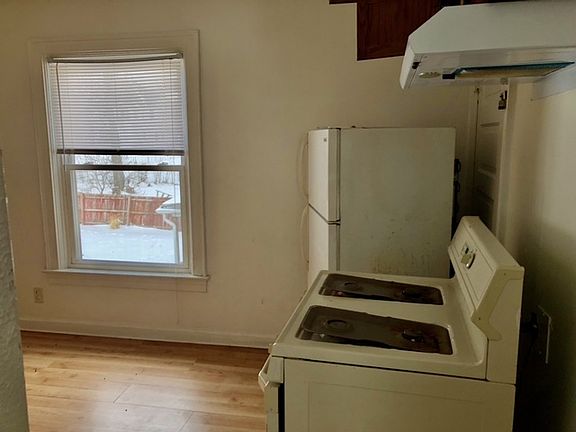 2nd image of 430 Forest Ave