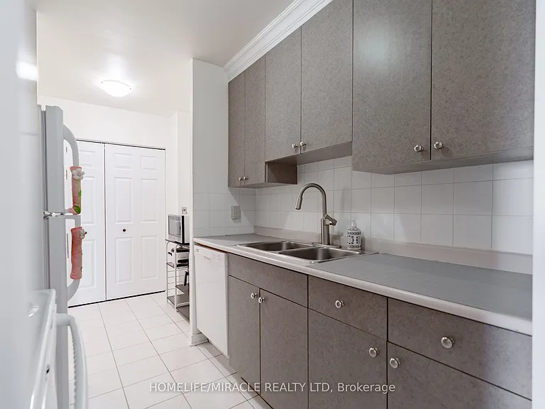3025 Queen Frederica Dr #807 — Photo 10