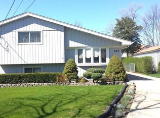 987 2nd Ave, Bensenville, IL 60106