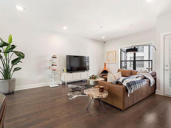 3rd image of 54 Moda Ln