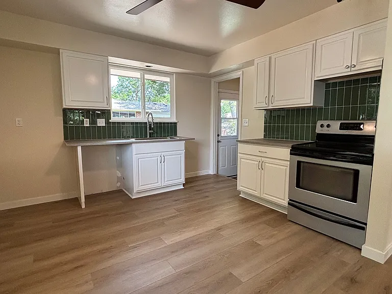 1112 W Ida Ave #A — Photo 6