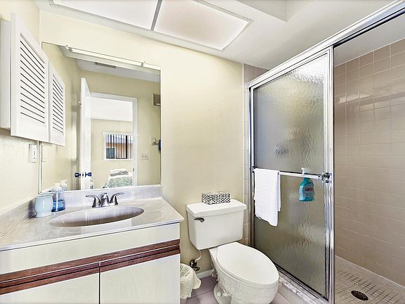 3rd image of 221 Airport Ave E APT 522