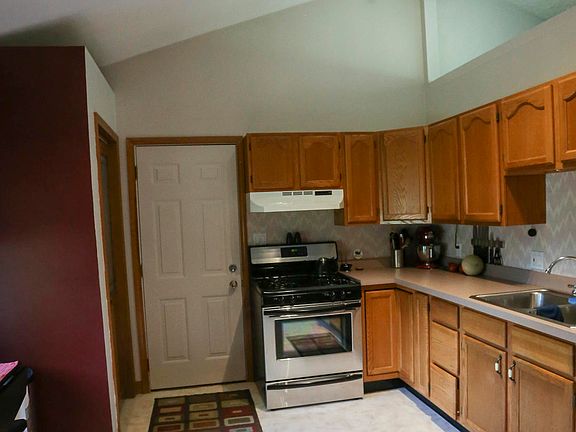 4th image of 15094 Chetwyn Dr