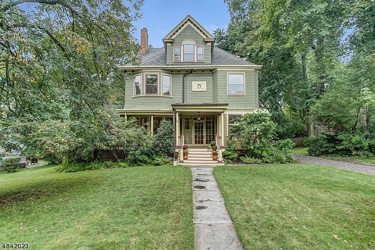 1st image of 296 Melrose Pl