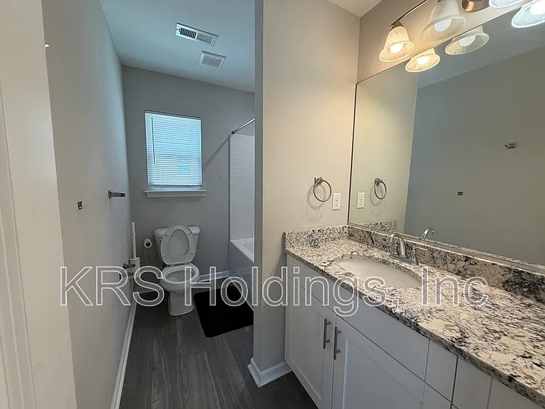 125 Charlotte Ave — Photo 11