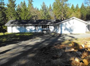 1090 Sleepy Hollow Loop, Grants Pass, OR 97527