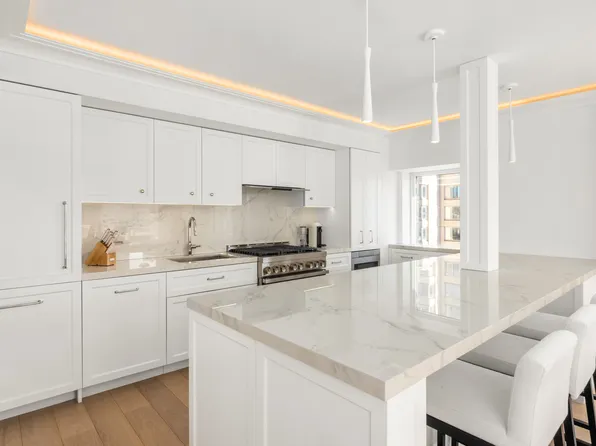 150 East 69th Street image 7 of 13