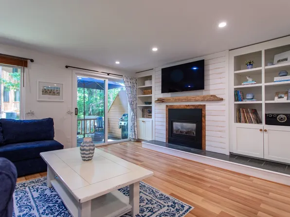 82 Dunvegan Woods Drive, Hampton, NH 03842