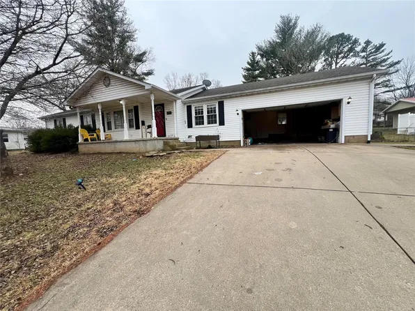 608 Nicholson Dr, Potosi, MO 63664