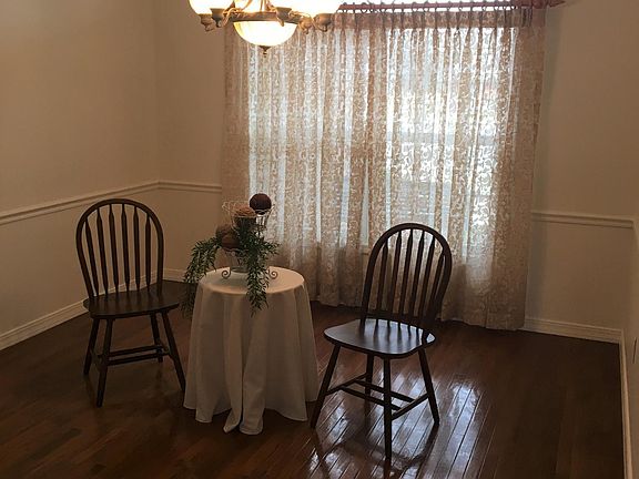 5th image of 614 Powell Ct