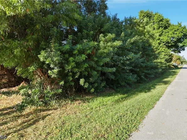 5477 Avenue D, Bokeelia, FL 33922