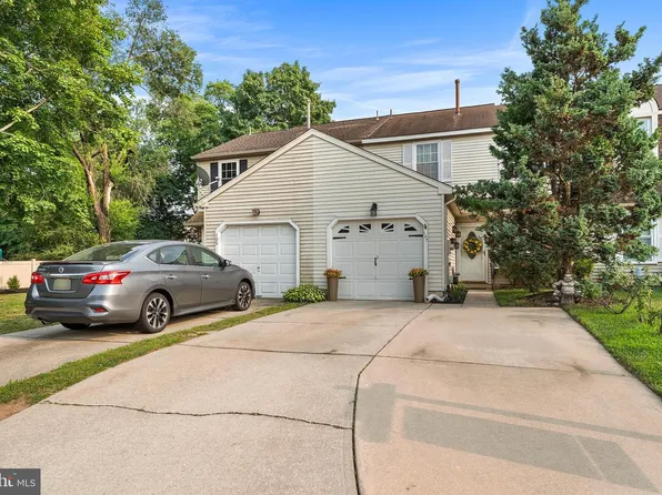 107 River Bank Dr, Roebling, NJ 08554