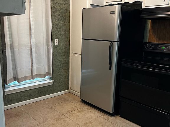 3rd image of 3218 Villa Pl