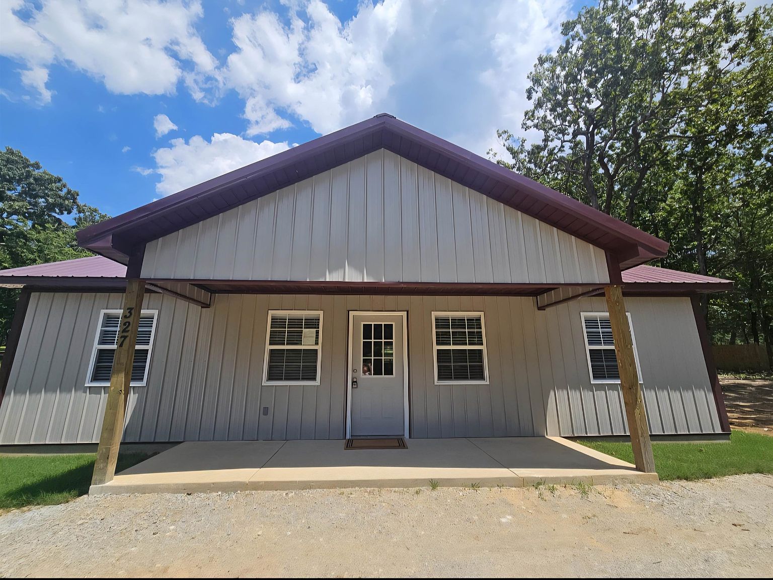 327 W Green Valley Dr