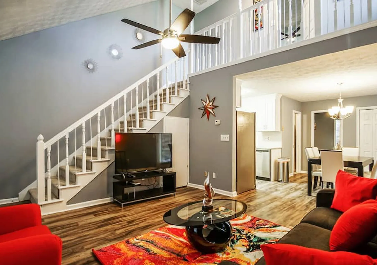 The Rosewood Townhouse - 10 mins to horse park! — Photo 2