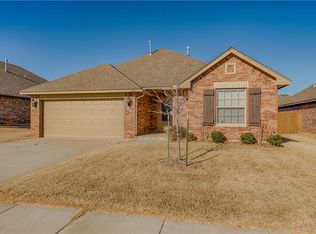 11741 SW 21st St, Yukon, OK 73099