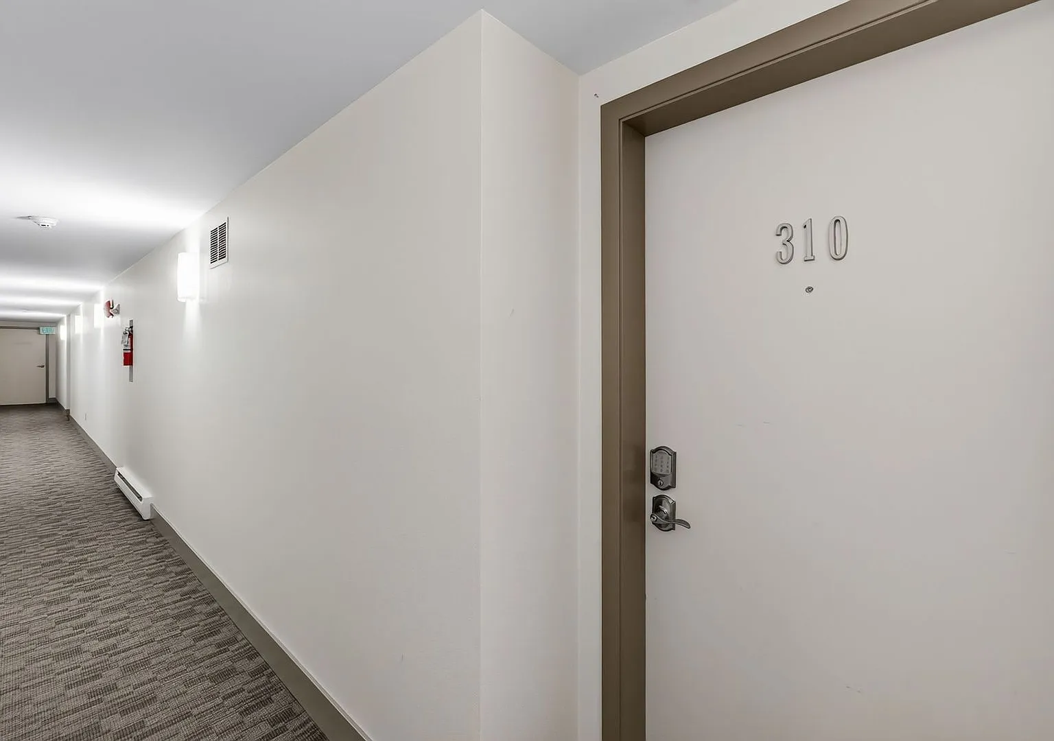 Beautifully Remodeled 2BR Condo in Downtown Mercer Island — Photo 2