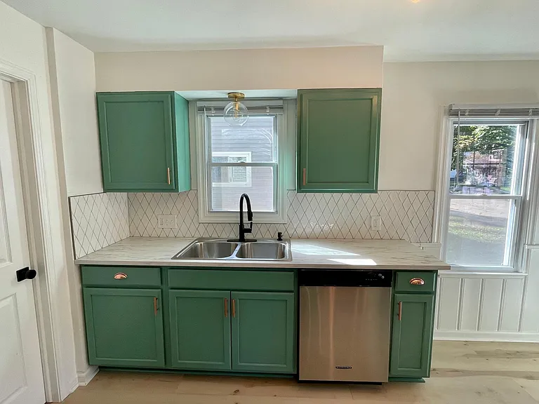 111 W Mapledale Ave — Photo 5