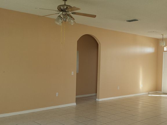 4th image of 2609 Dunraven Ct