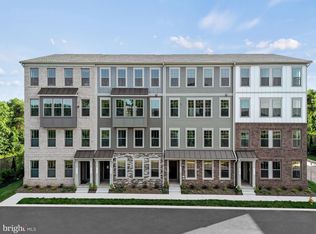 1206B Freeman Pl, Manassas Park, VA 20111