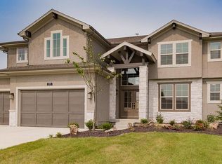 10510 W 168th Ter, Overland Park, KS 66221