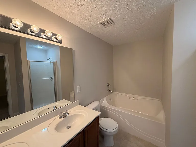 8115 Valley Oak Dr — Photo 13