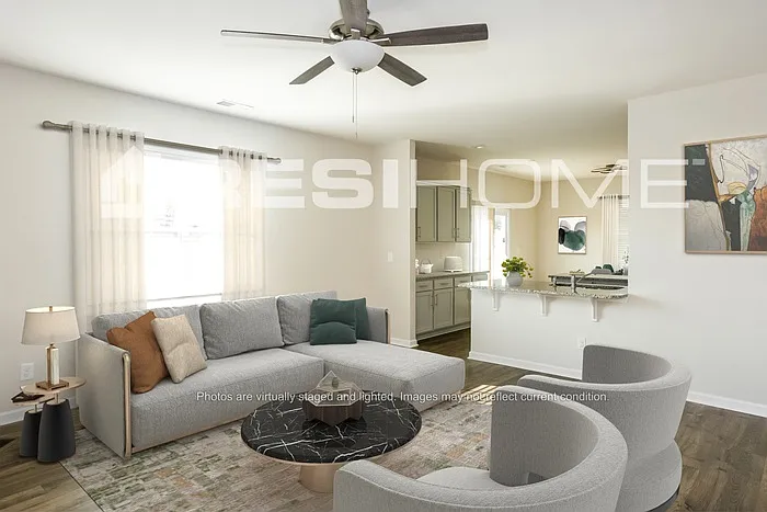 4 bed, 2.5 bath, 2888 sqft, $2,545 — Photo 4