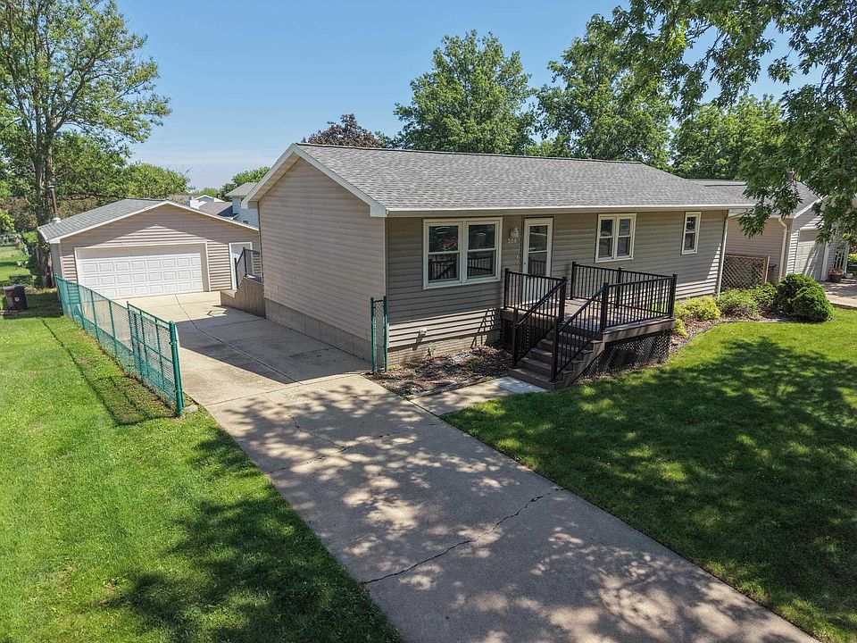 1st image of 206 Spruce Hills Dr