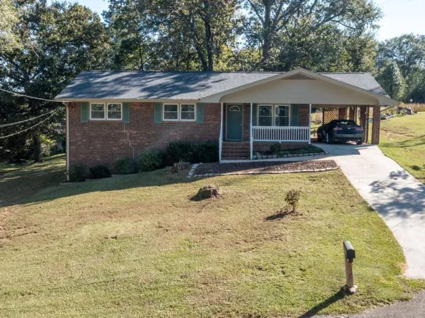 469 Plantation Dr, Winder, GA 30680