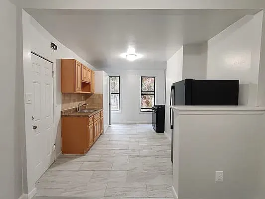 Rented by Signature Property Realty | media 1