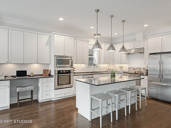 5th image of 4875 N Ashland Ave #1B