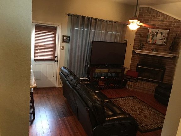 3rd image of 704 Kristi Ln