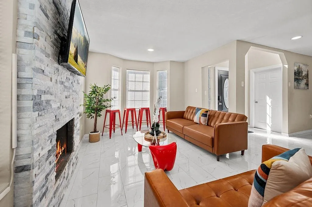 5 bed, 3.5 bath, 2561 sqft, $3,500 — Photo 4