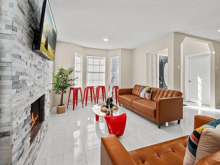 2504 Ferguson Way — Photo 4