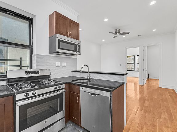 4th image of 323 Lincoln Pl APT 4R