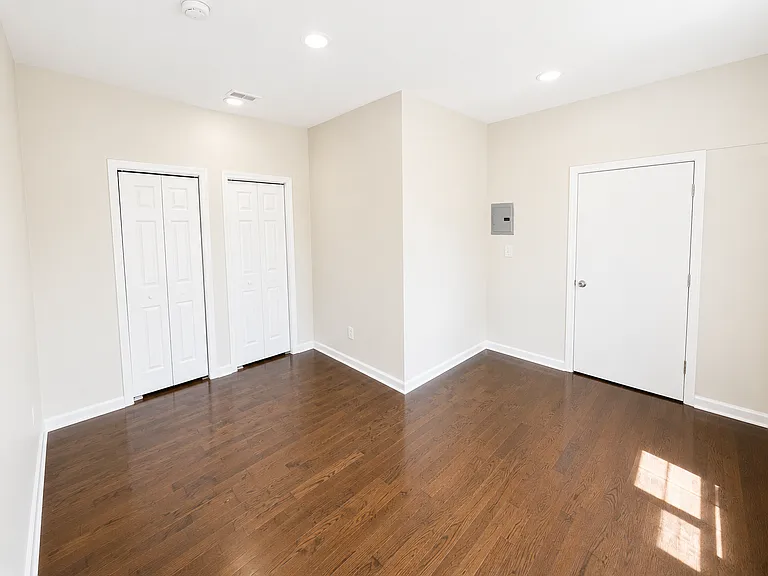 15-19 Isabella Ave #2F — Photo 8