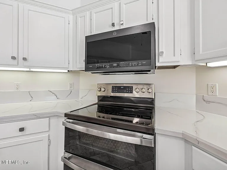 3447 Heron Dr N — Photo 18