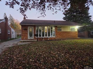 19366 Woodworth, Redford, MI 48240