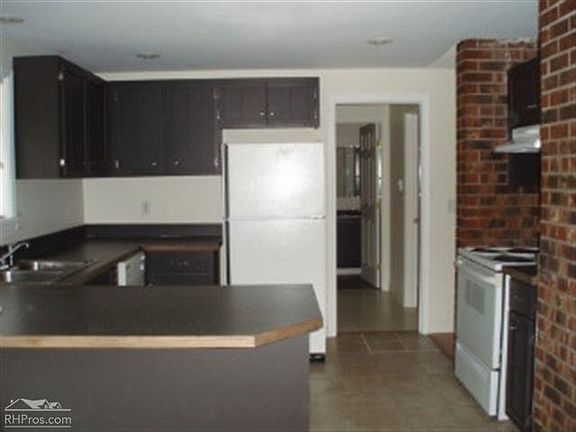 3rd image of 15822 122nd Ave N