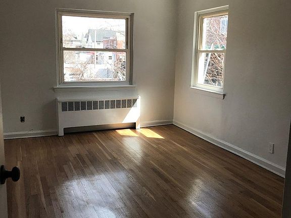 3rd image of 2412 Wilson Ave