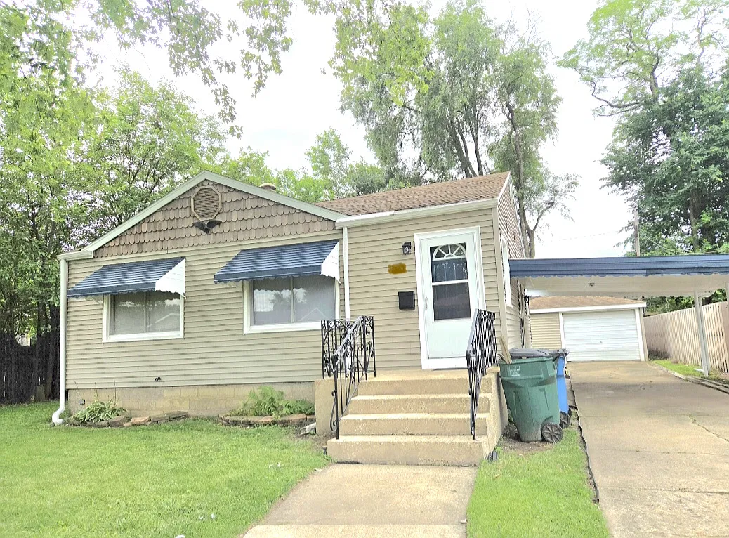 170th Pl, Hammond — Photo 2