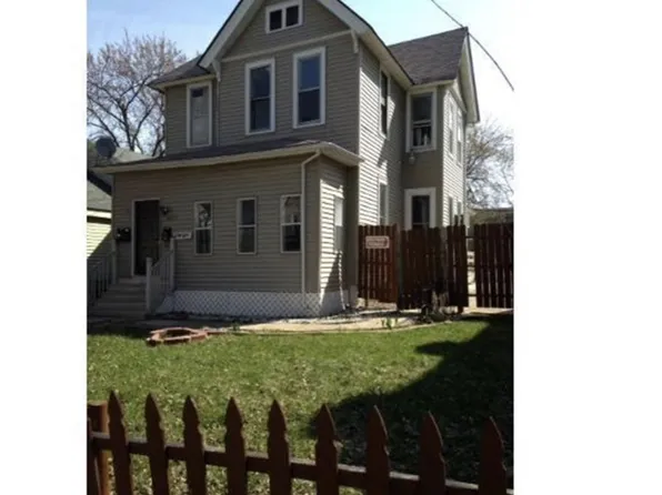 2425 10th Ave S, Minneapolis, MN 55404