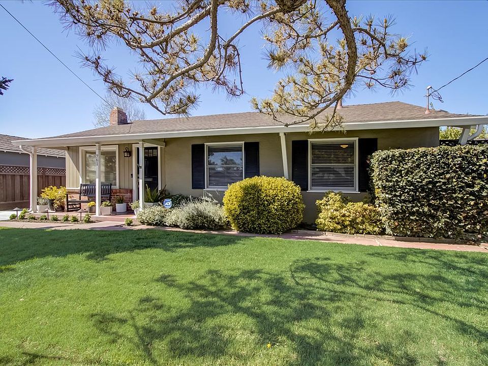 1st image of 761 Sherman Oaks Dr
