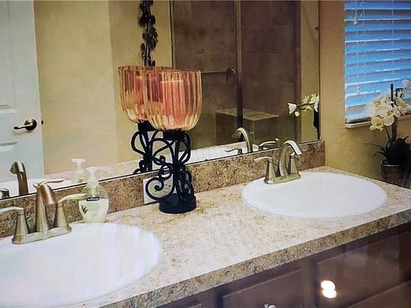 4th image of 660 Meadow Pointe Dr