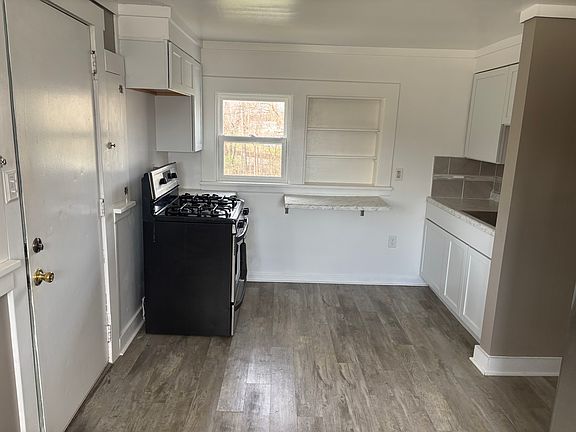 3rd image of 36818 Goddard Rd APT 2